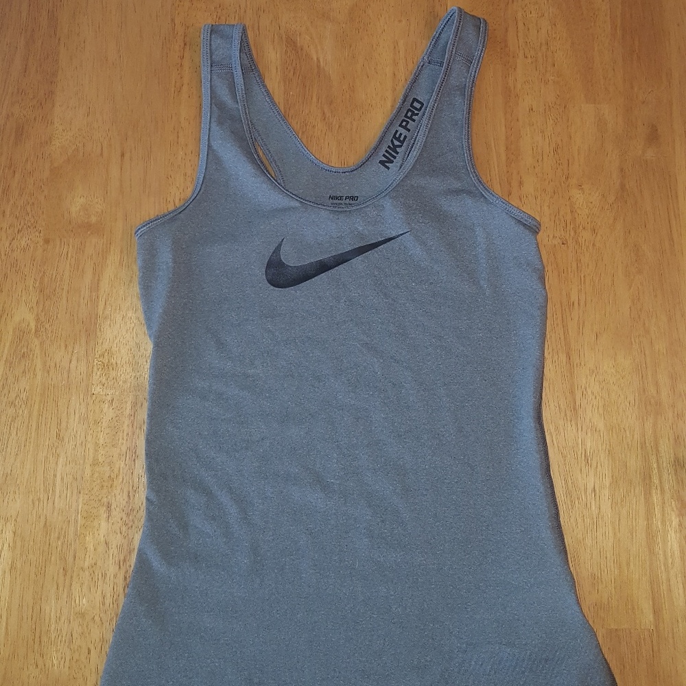 Nike Pro tank